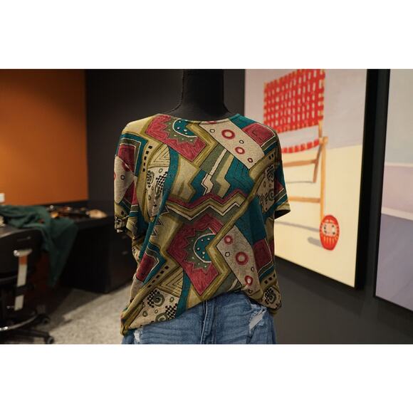 80s Style Pattern Crop top - Picture 2 of 5